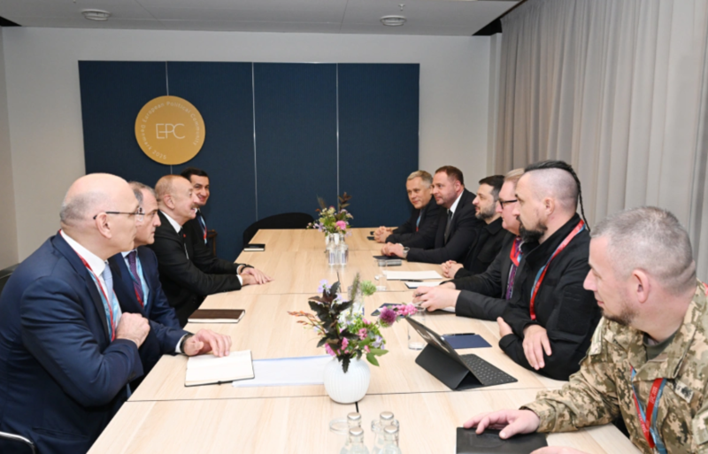 Azərbaycan Prezidentinin Kopenhagendə Ukrayna Prezidenti ilə görüşü olub