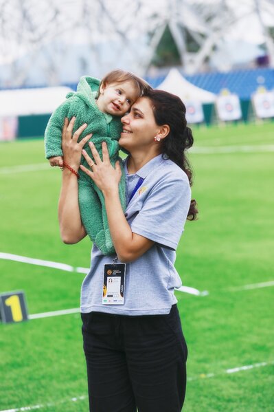 Yaylagül yarışlara qızı ilə birlikdə qatıldı - Foto