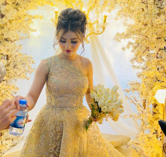 Bəy və gəlin fərqli ölkələrdə eyni anda nişanlandı