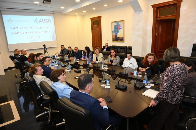 "Qızların işıqlı gələcəyi naminə maarifləndirmə" layihəsi uğurla yekunlaşdı - FOTOLAR