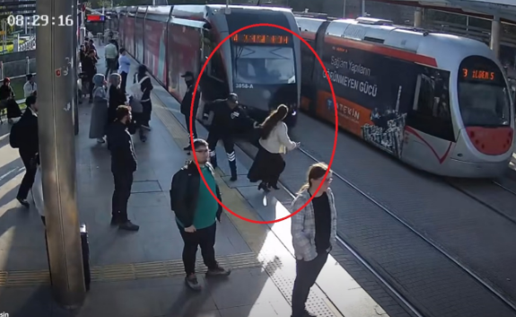 Bir anlıq diqqətsizlik az qala faciəyə səbəb olacaqdı - VİDEO