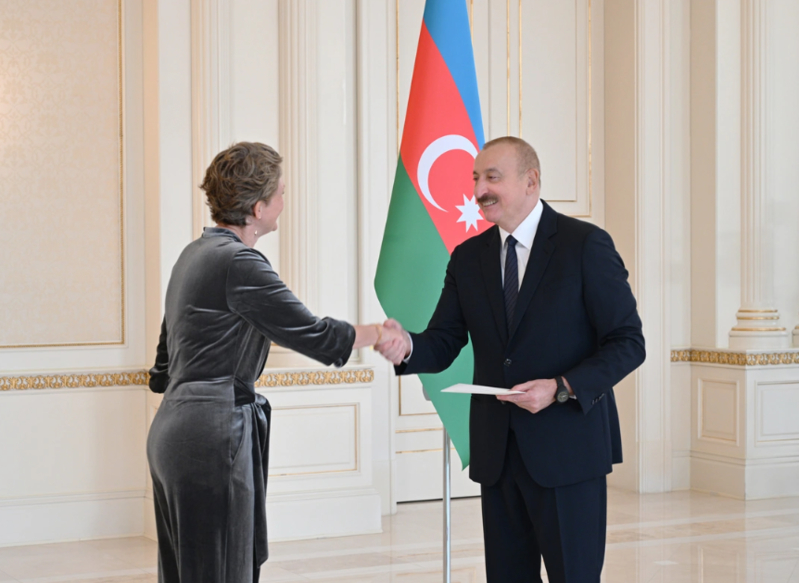 Azərbaycan Prezidenti Niderlandın ölkəmizə yeni təyin olunmuş səfirini qəbul edib