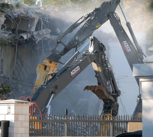 Ağ Evin bir hissəsi bu səbəbdən sökülür