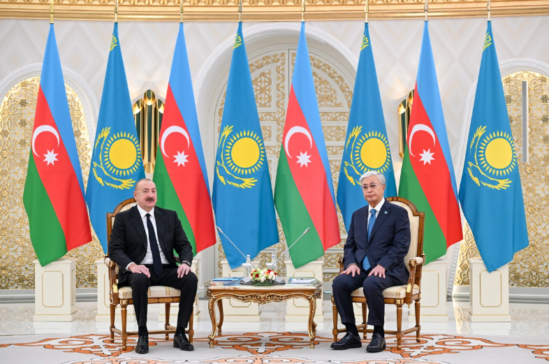 Astanada İlham Əliyevin Kasım-Jomart Tokayev ilə təkbətək görüşü olub