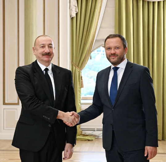 Prezident İlham Əliyev Estoniyanın xarici işlər nazirini qəbul edib