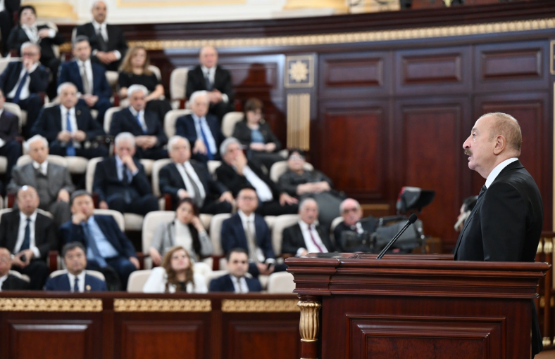 İlham Əliyev AMEA-nın 80 illik yubileyinə həsr olunmuş yığıncaqda çıxış edib