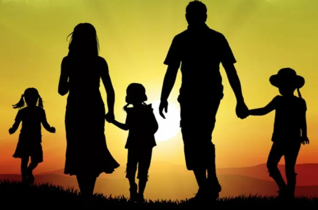 Üç və daha çox uşağı olan qadınlar üçün müəyyən güzəştlərin tətbiqi təklif edilib