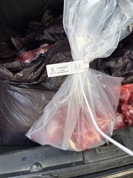 154 kq at ətini mal əti adı ilə Bakıda satmaq istədi - Fotolar