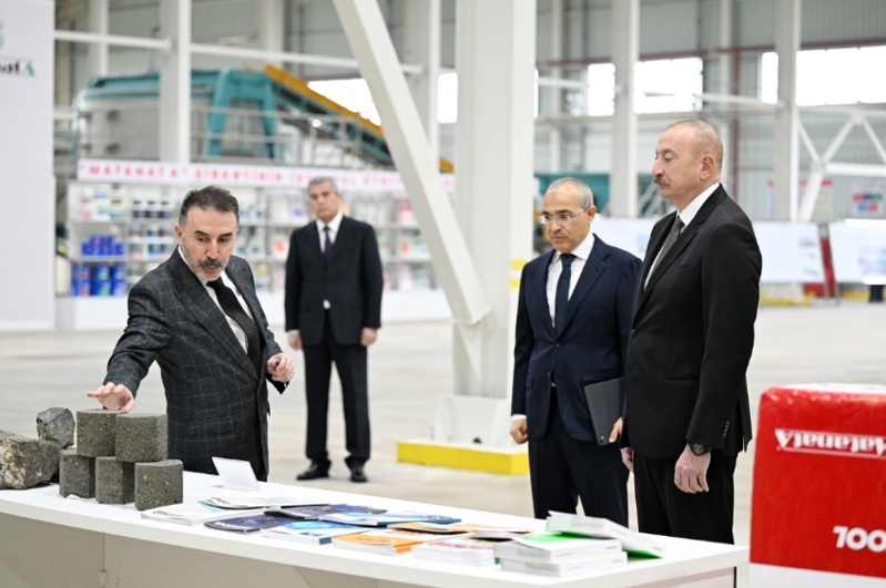 İlham Əliyev AZWOOL mineral daş yunu zavodunun açılışında iştirak edib