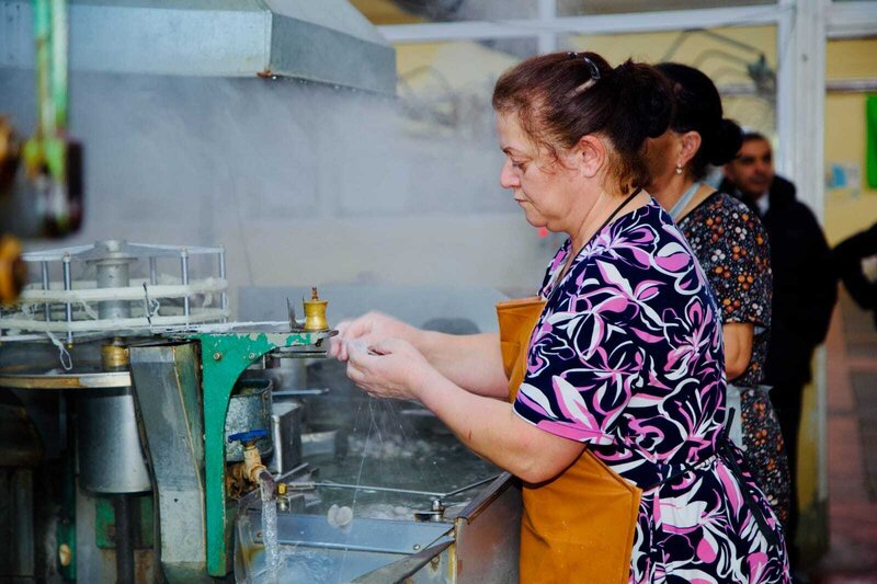 Jurnalistlər "Azəripək" ASC-nin istehsalat sahələrinə də baxış keçiriblər