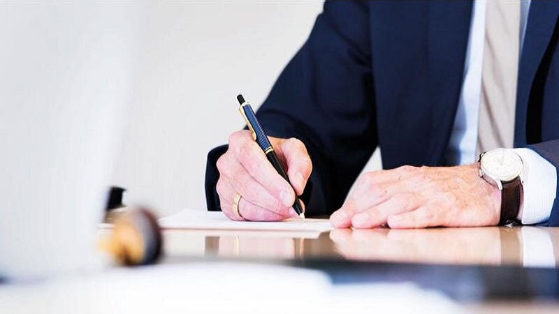 İcra başçısı iki nəfəri işdən çıxardı - Özünə yeni sürücü təyin etdi