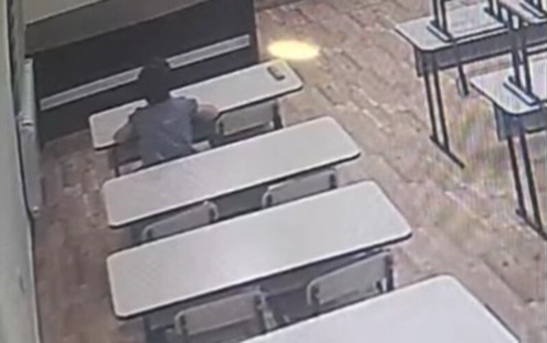 Sığınacaqda "Qarabağ"ı tək izlədi... - Video