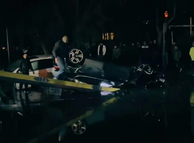 Bakıda "Porsche"nin düşdüyü qəzada GÜCLÜ YANĞIN: Xəsarət alanın vəziyyəti açıqlandı