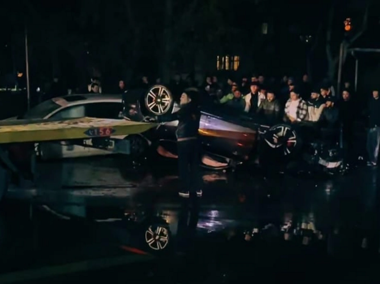 Bakıda "Porsche"nin düşdüyü qəzada GÜCLÜ YANĞIN: Xəsarət alanın vəziyyəti açıqlandı