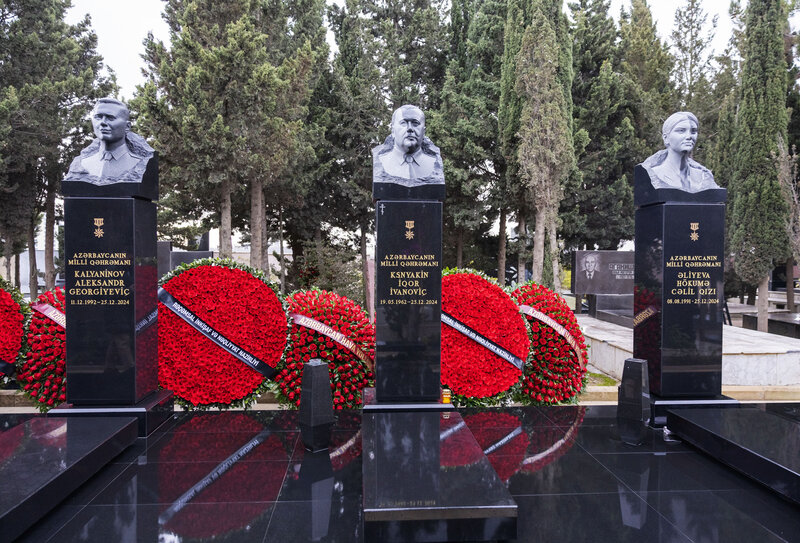 J2-8243 reysinin faciəsinin ildönümündə həlak olanların xatirəsi anıldı (FOTO)