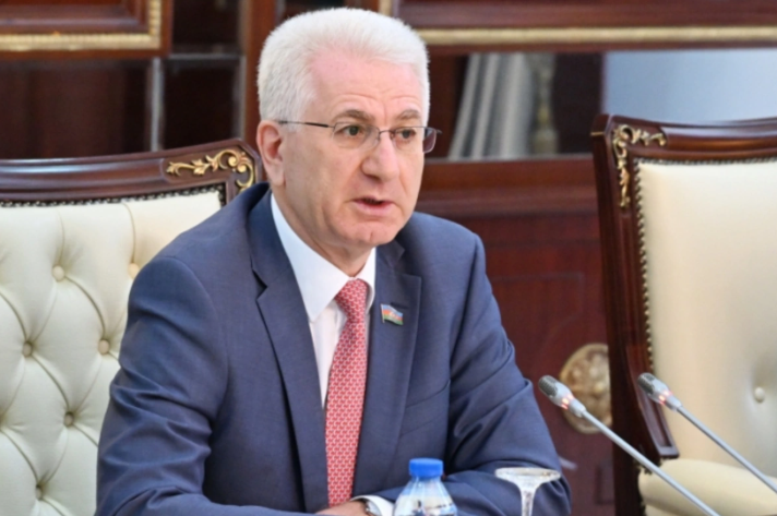 Deputata ağır itki üz verdi