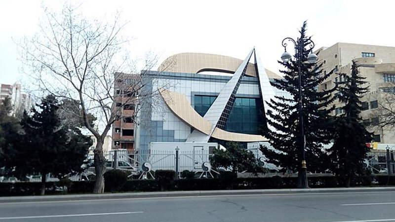 Tanınmış aparıcı "Space TV"dən getdi (FOTO)