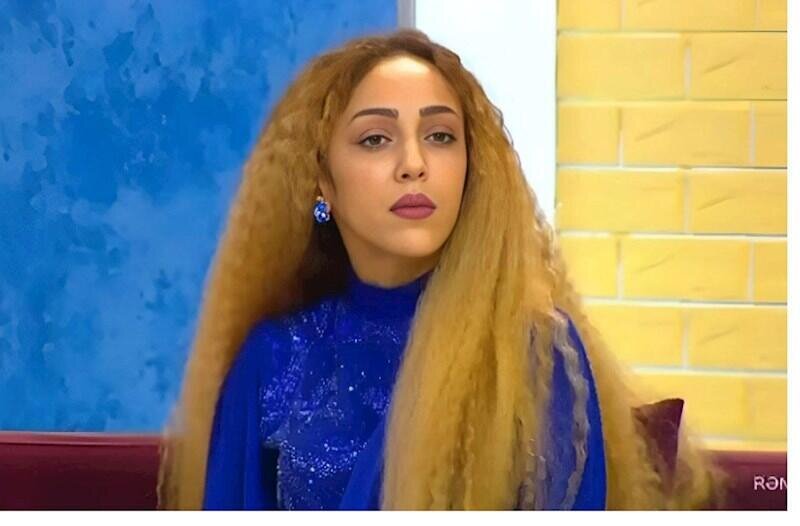 Ofelya toyda onu çəkən şəxsə ƏSƏBİLƏŞDİ - VİDEO