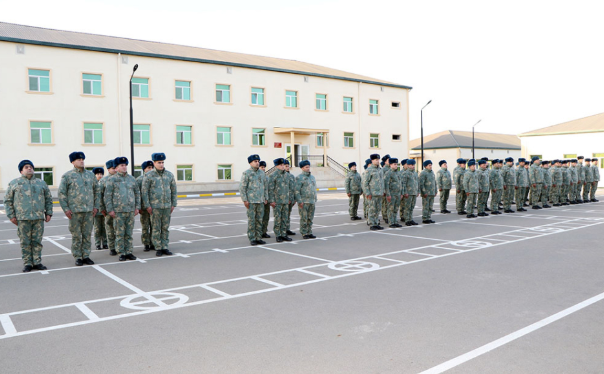 HHQ komandanı və Hərbi prokuror hərbi hissələrdə olublar