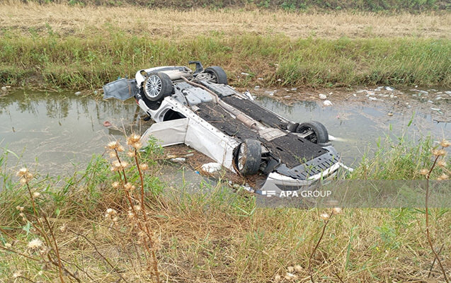 Maşın kanala aşdı - Keçmiş baş həkim öldü (FOTO)