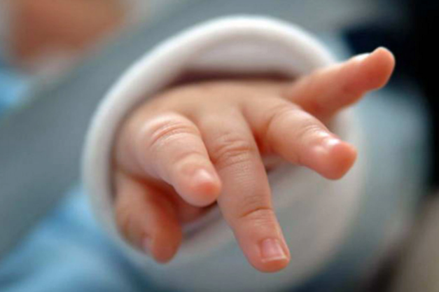 Şəkidə 1 yaşlı körpə qəfil öldü