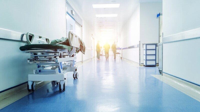 Körpələr evinin müdirinə xəsarət yetirildi