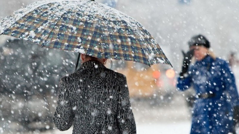 Qarlı hava sabah da davam edəcək