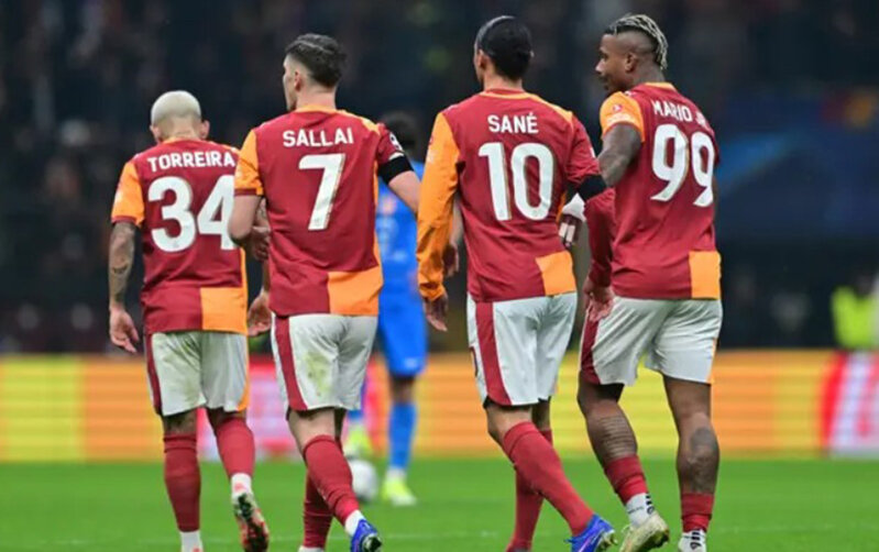 "Qalatasaray" öz meydanında qələbə qazana bilmədi