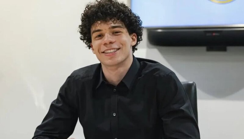 Əfsanə futbolçunun oğlu "Real Madrid"lə müqavilə imzaladı