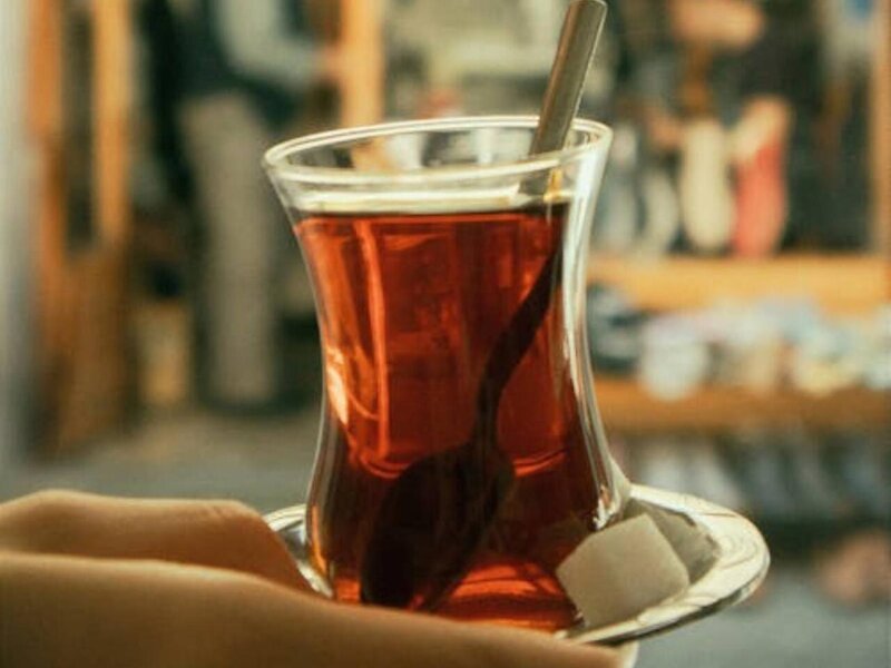 Hansı çay daha sağlamdır: Soyuq, yoxsa isti?