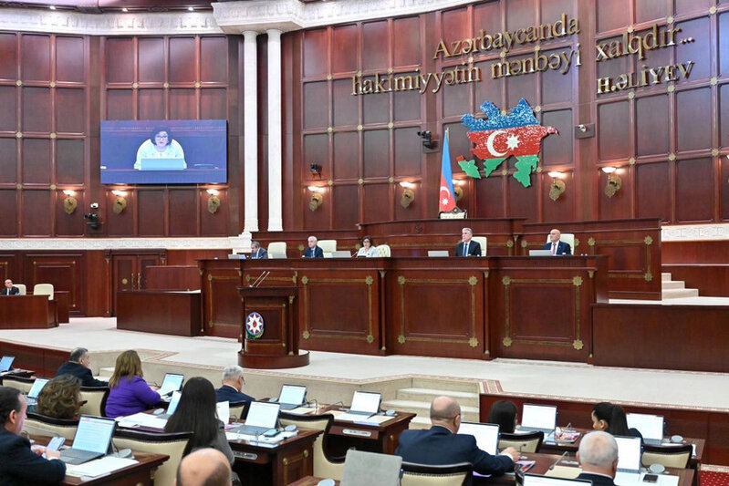 Milli Məclisin yaz sessiyasının ilk plenar iclası başlayıb