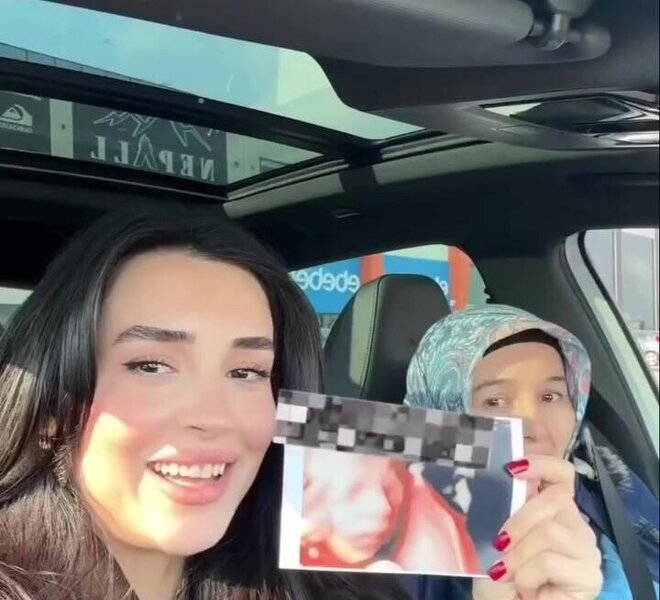 Gəlin qayınanasının hamiləlik xəbəri ilə TƏƏCCÜBLƏNDİRDİ - VİDEO