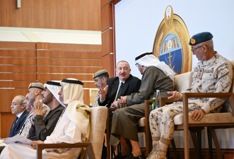 Azərbaycanın və BƏƏ prezidentləri Əbu-Dabidə "Sülh Qalxanı - 2026" birgə əməliyyat-taktiki təlimini izləyiblər