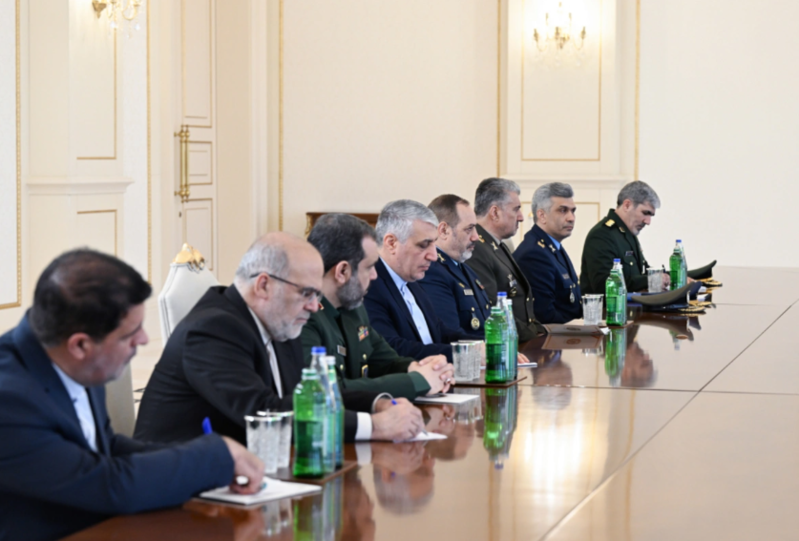 Prezident İranın müdafiə və silahlı qüvvələrə dəstək nazirinin başçılıq etdiyi nümayəndə heyətini qəbul edib