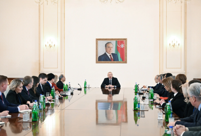 Prezident İlham Əliyev ABŞ Ticarət Palatasının nümayəndə heyətini qəbul edib