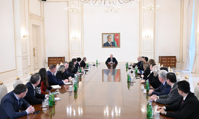 Prezident İlham Əliyev ABŞ Ticarət Palatasının nümayəndə heyətini qəbul edib