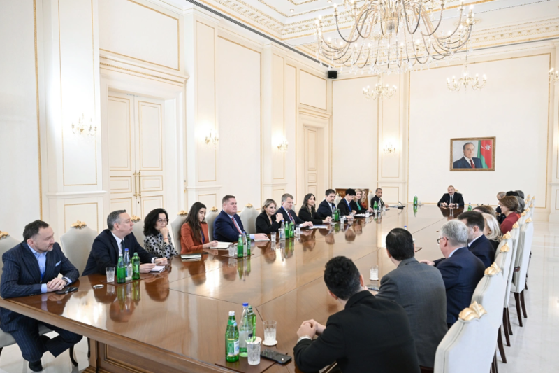 Prezident İlham Əliyev ABŞ Ticarət Palatasının nümayəndə heyətini qəbul edib