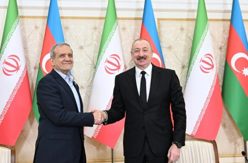 İlham Əliyev Məsud Pezeşkianı təbrik etdi