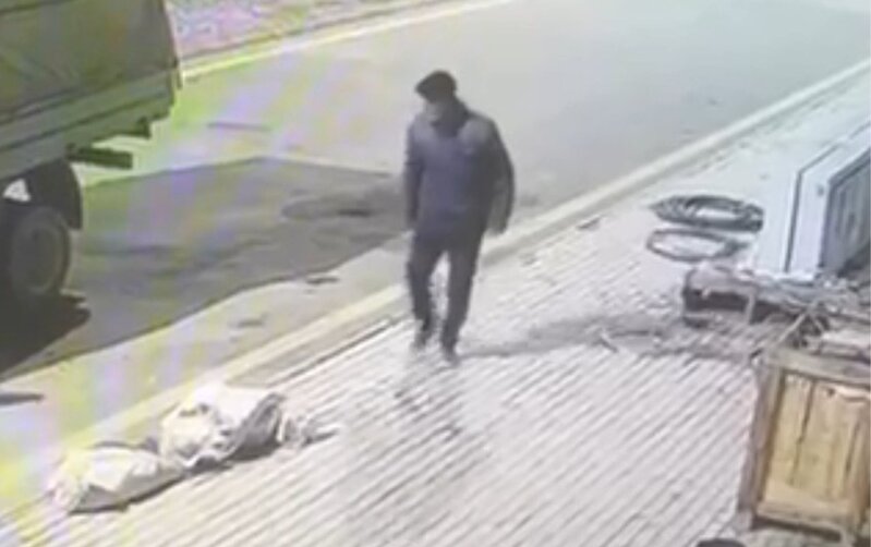 Qəzada ölən şəxsin yaxınları axtarılır - Əlində "Süleyman" yazılmış döymə var