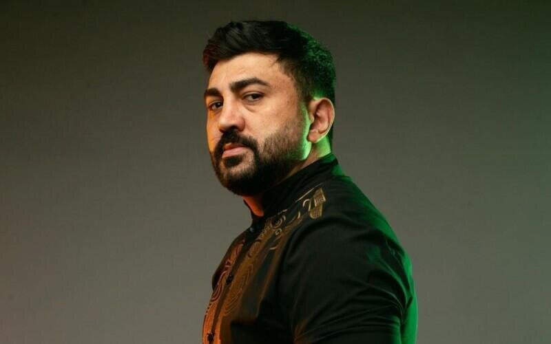 "Ay bala, kişinin yanında qadını olar..."