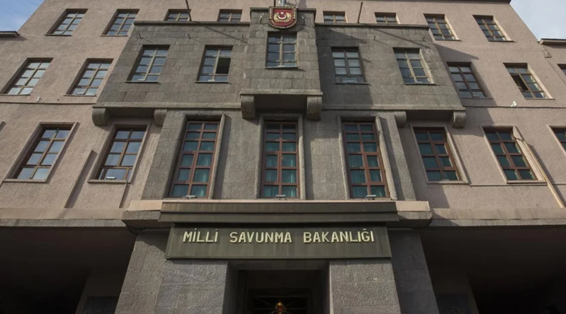 Türkiyəyə İrandan atılan növbəti ballistik raketin düşmə anı - VİDEO