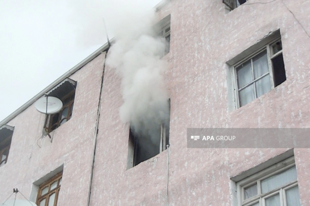 Bakıda yaşayış binasında yanğın baş verib