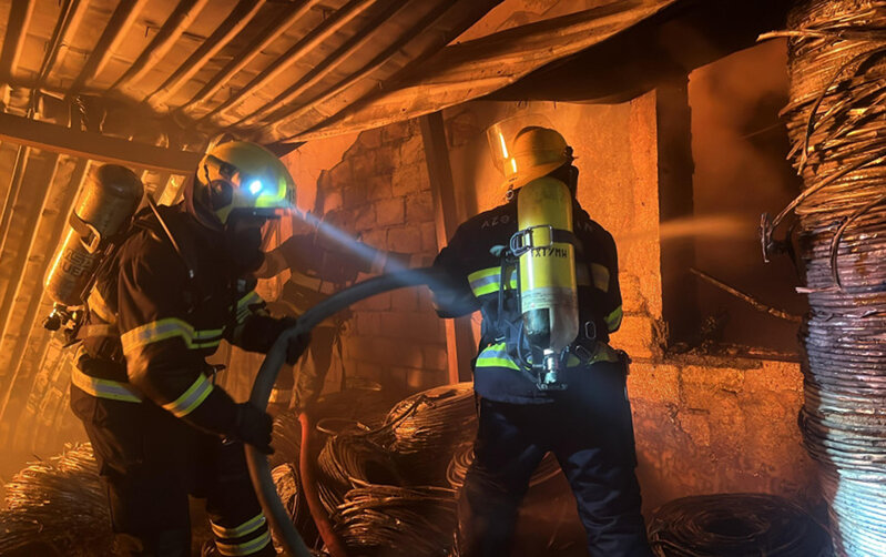 Bakıdakı güclü yanğın söndürüldü - Video -Fotolar - Yenilənib