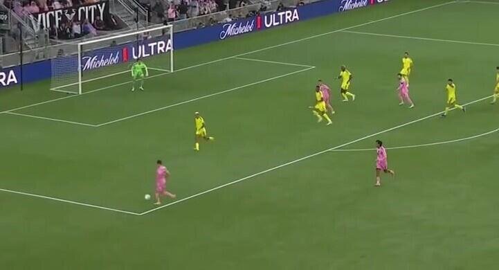 Messi 900-cü qolunu vurdu - VİDEO