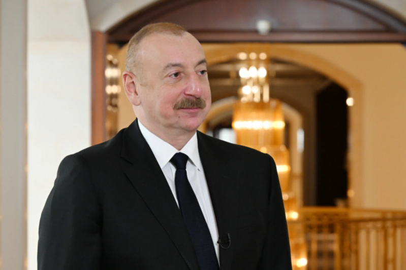 İlham Əliyevin Tbilisidə rəsmi qarşılanma mərasimi keçirilir - VİDEO