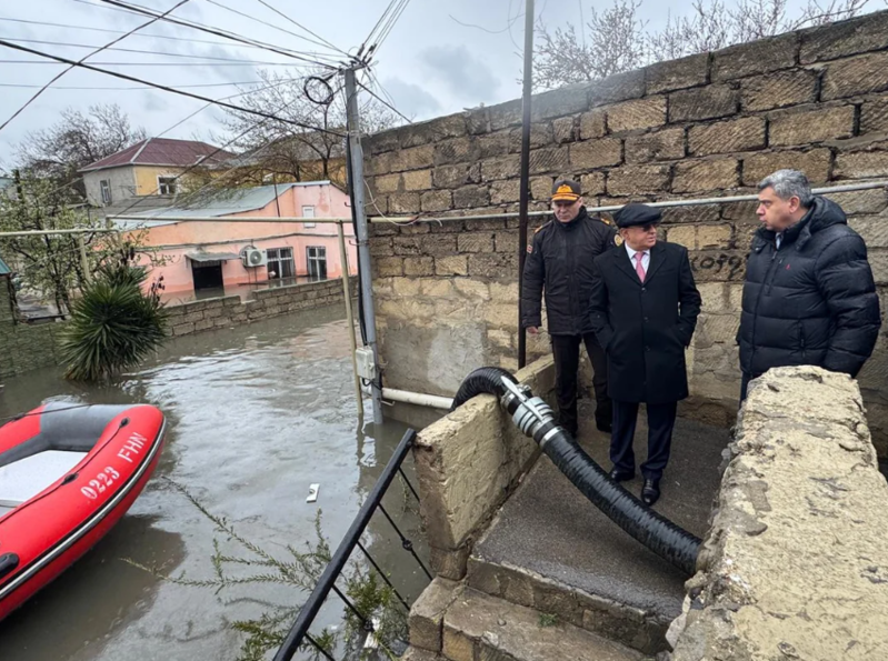 Kəmaləddin Heydərov Keşlədə suyun təsirinə məruz qalmış əraziyə gedib - FOTO - VİDEO