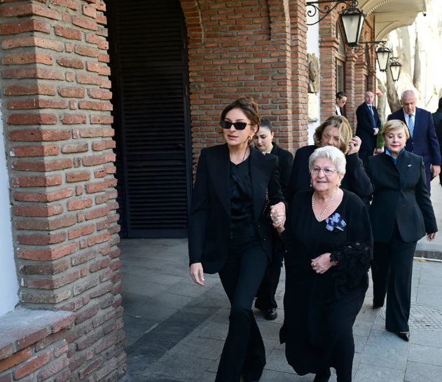 Mehriban Əliyeva Tbilisidə Mirzə Fətəli Axundzadə adına Azərbaycan Mədəniyyəti Muzeyi ilə tanış olub - FOTO