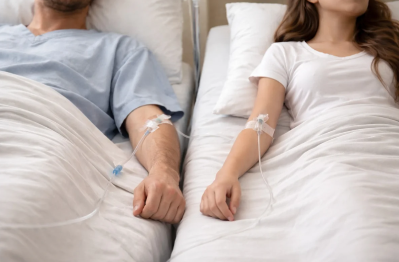 Oğuzda DƏHŞƏTLİ HADİSƏ - Toydan qayıdan ata və qızı xəstəxanalıq oldular