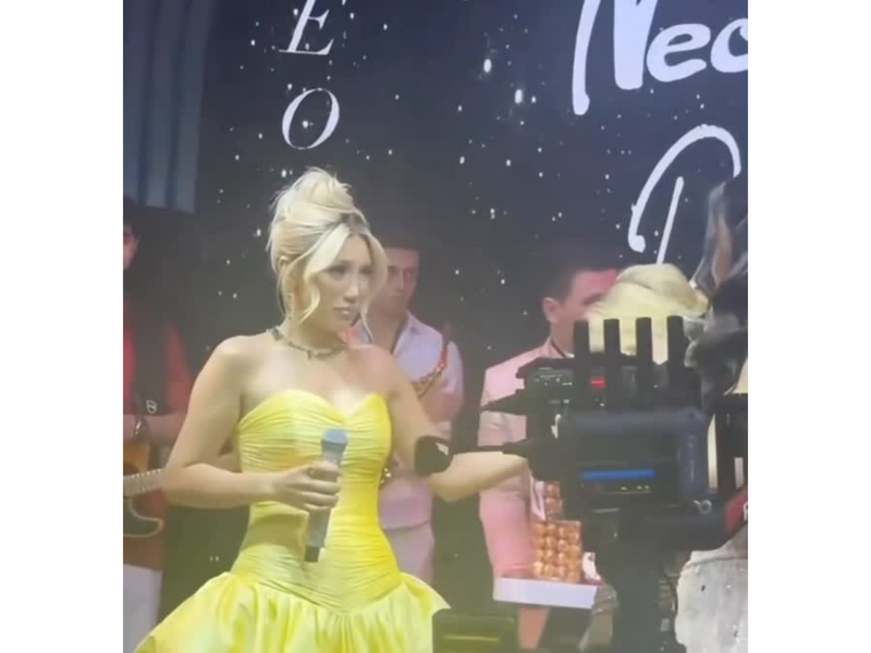 Brilliant üzük yerinə, Röyanı İSTƏDİ - VİDEO