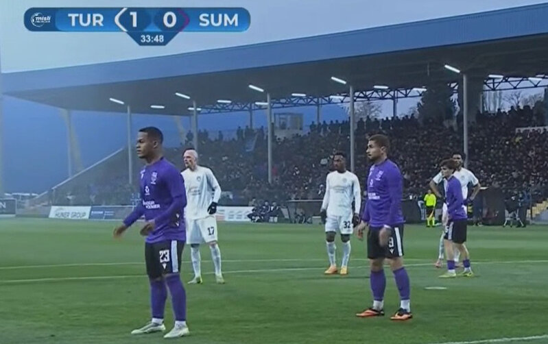 Kabab tüstüsü Tovuz stadionunu görünməz hala gətirdi - Video